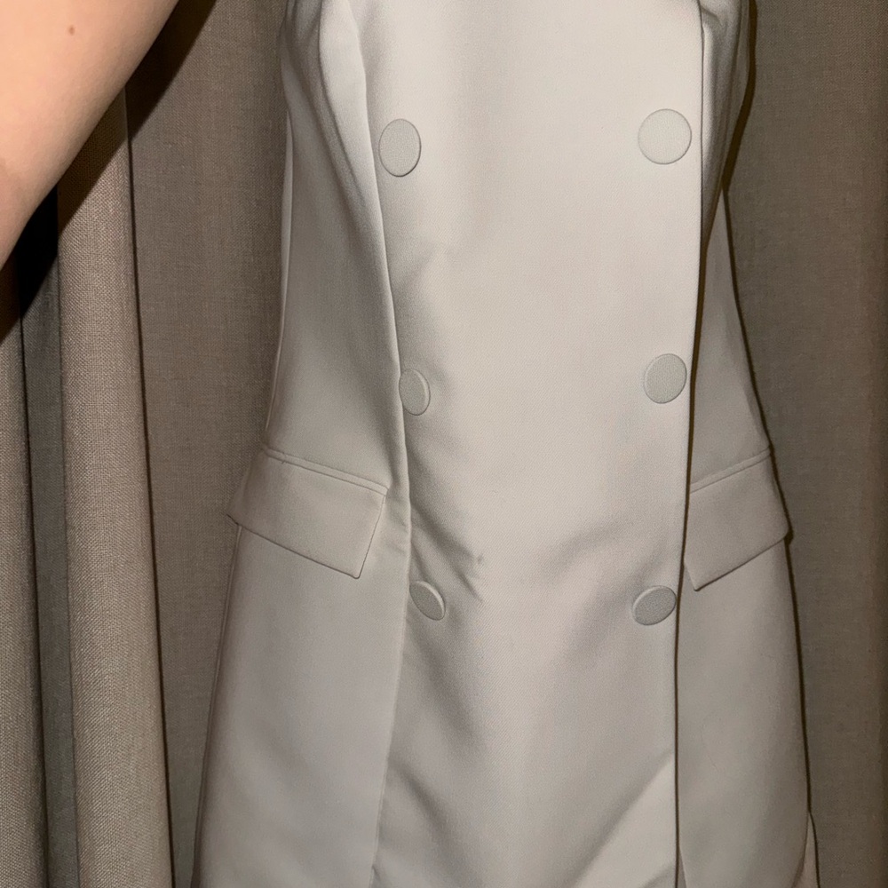 White Double-Breasted Blazer